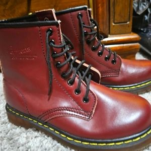 Dr Martens boots maroon new